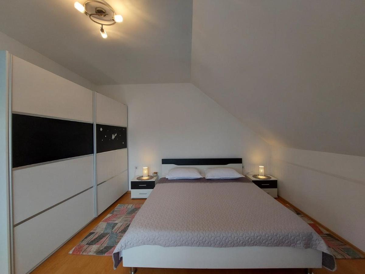Apartman Skender 3* Ravna Gora Daire Dış mekan fotoğraf